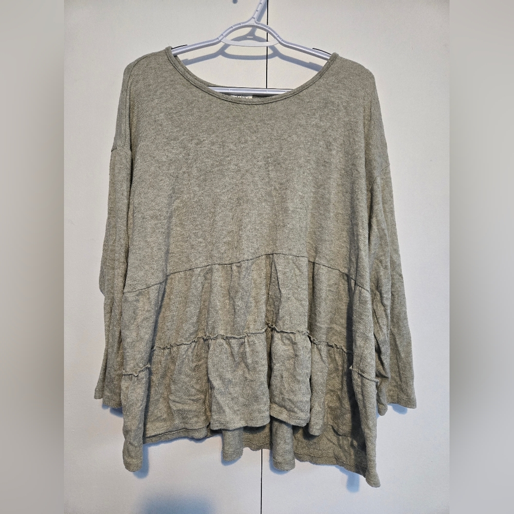 Ava James Gray Tiered Tunic Top